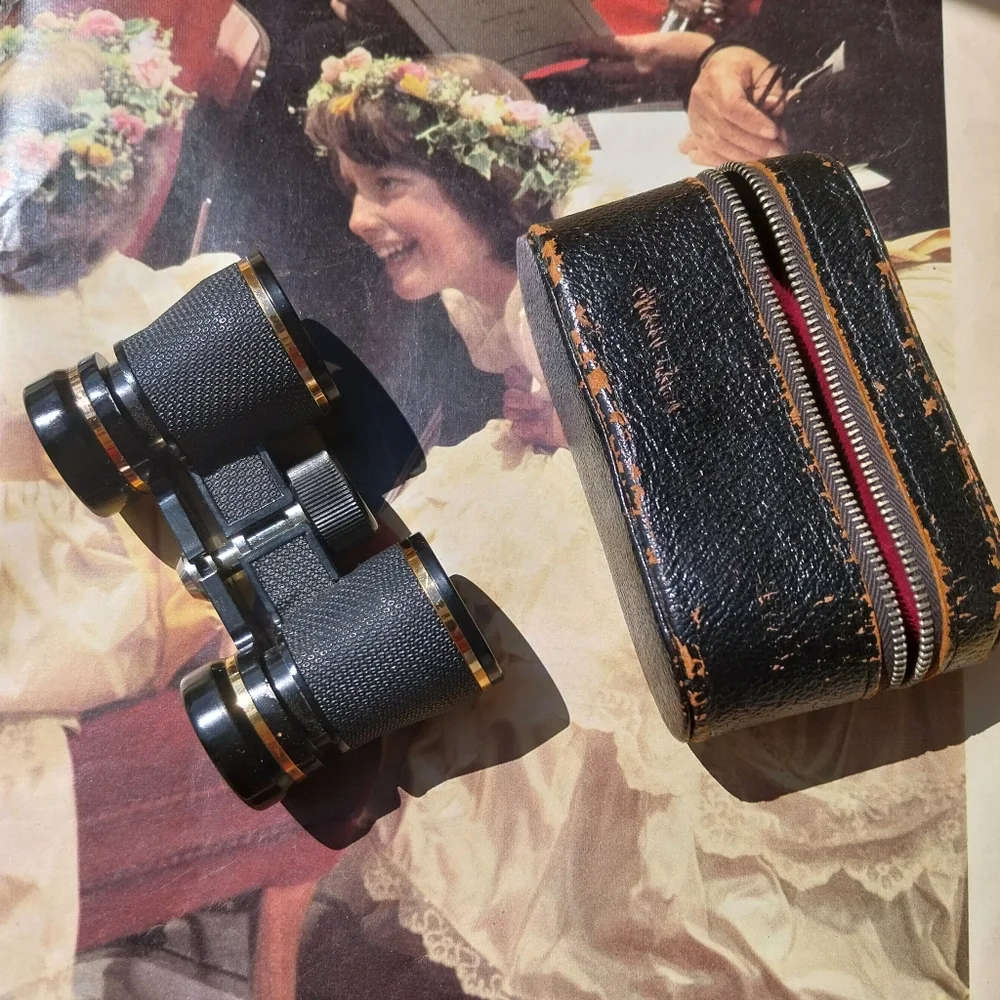 Black and Gold Binoculars with Case - Picture 3 of 11